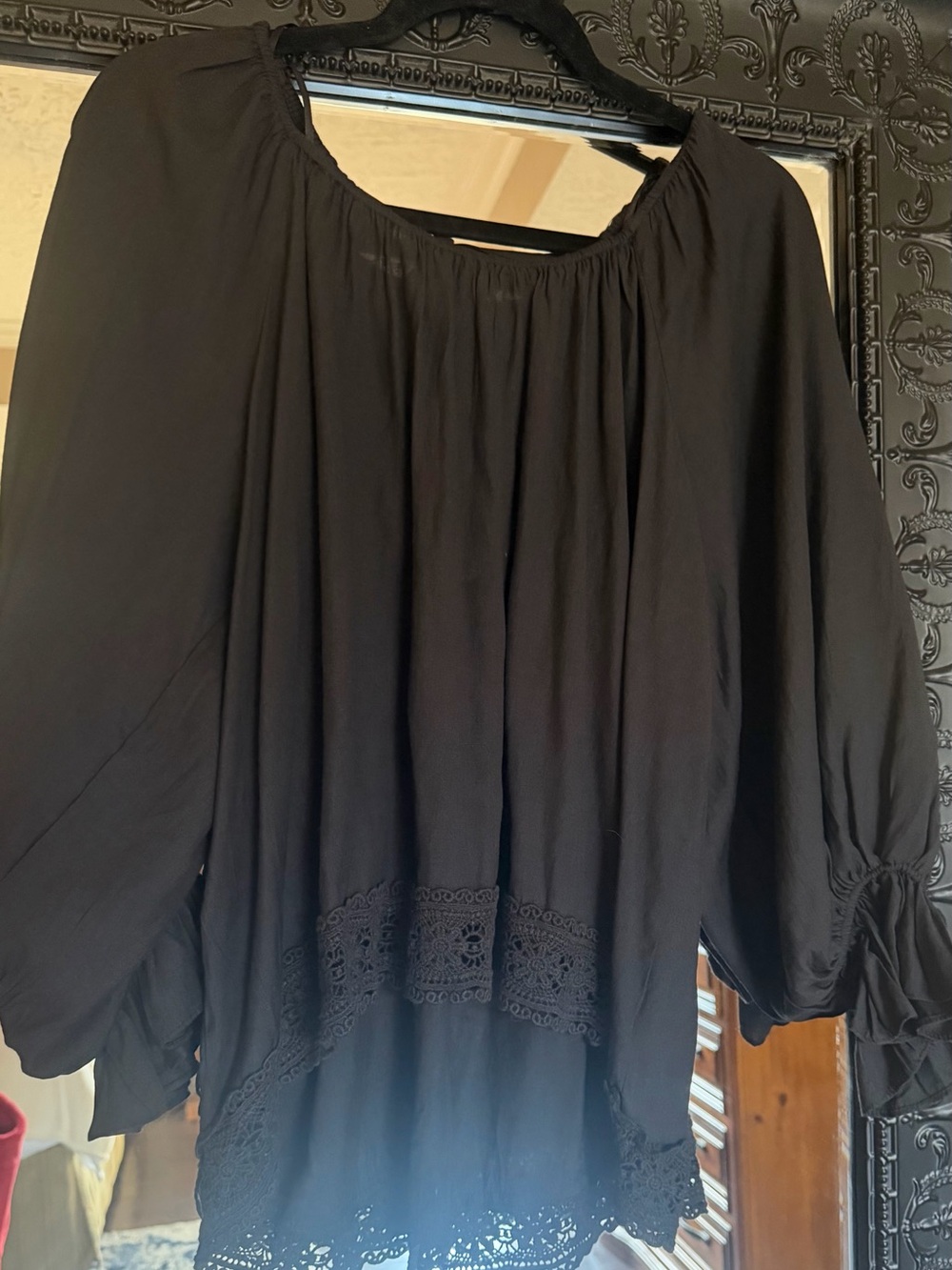 J Roberts Black Boho beautiful Peasant Top - Women's Blouse. Hi-low style.